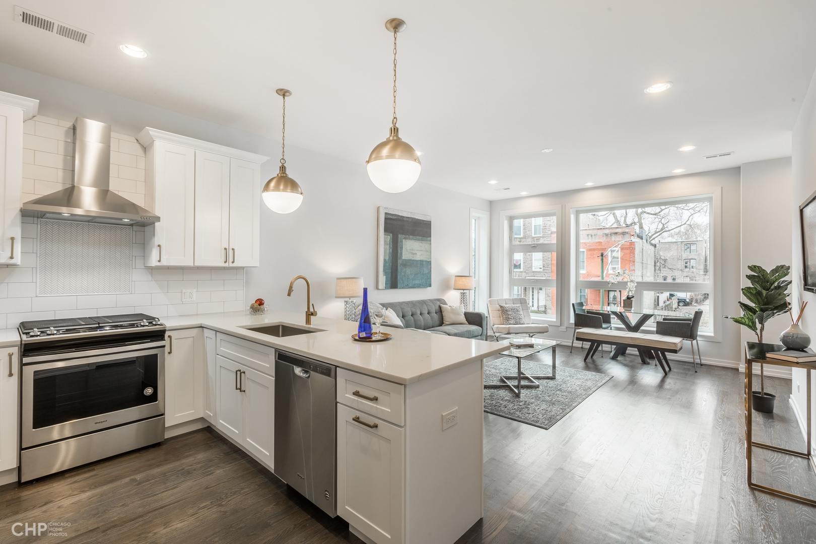 4337 S Berkeley Avenue Unit: 2