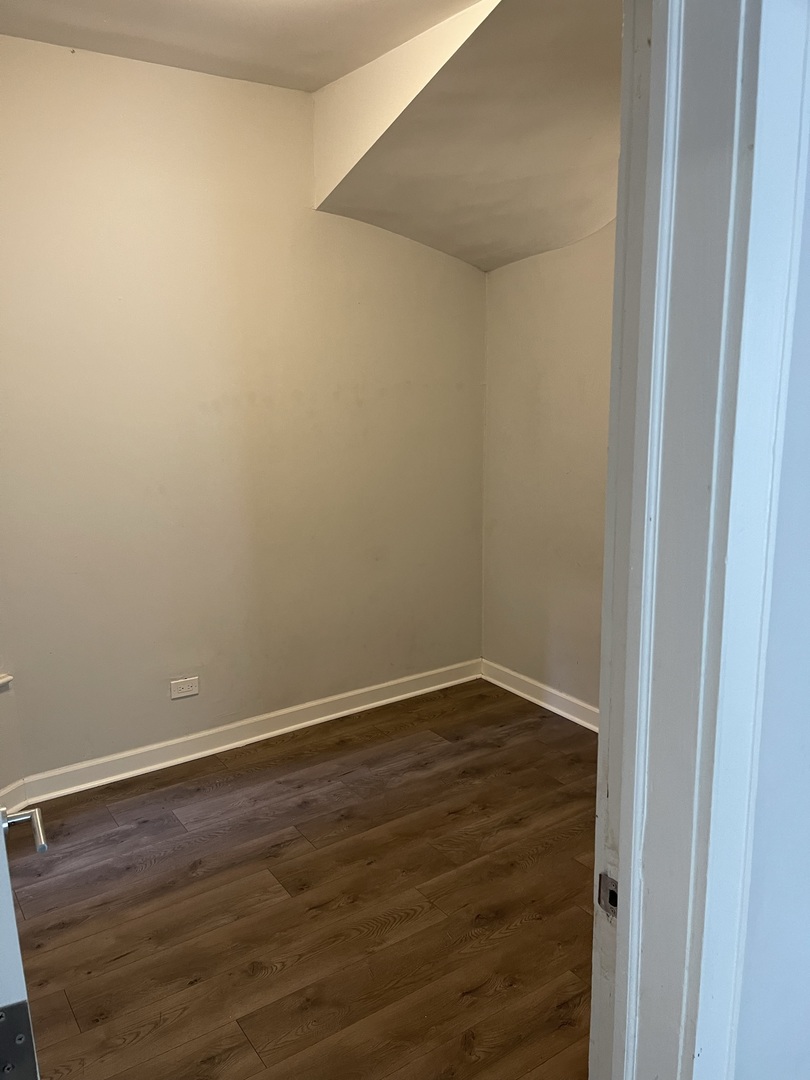 6622 S Champlain Avenue Unit: 1