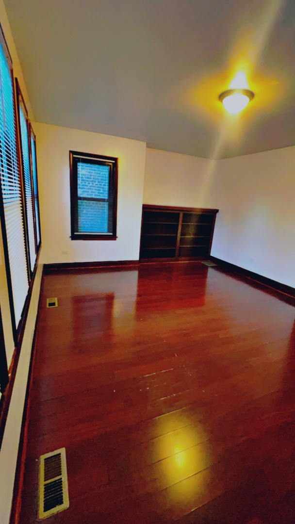1904 W 34th Place Unit: 2