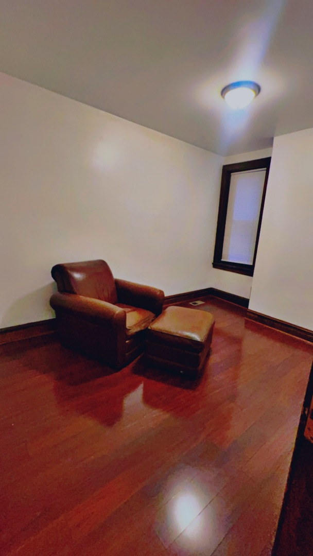 1904 W 34th Place Unit: 2