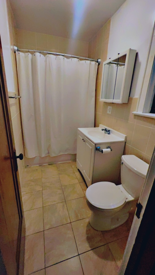 1904 W 34th Place Unit: 2