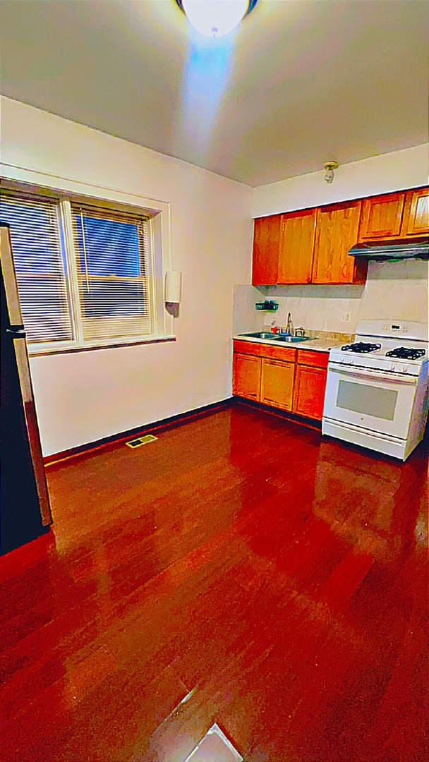 1904 W 34th Place Unit: 2