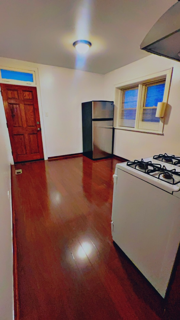 1904 W 34th Place Unit: 2