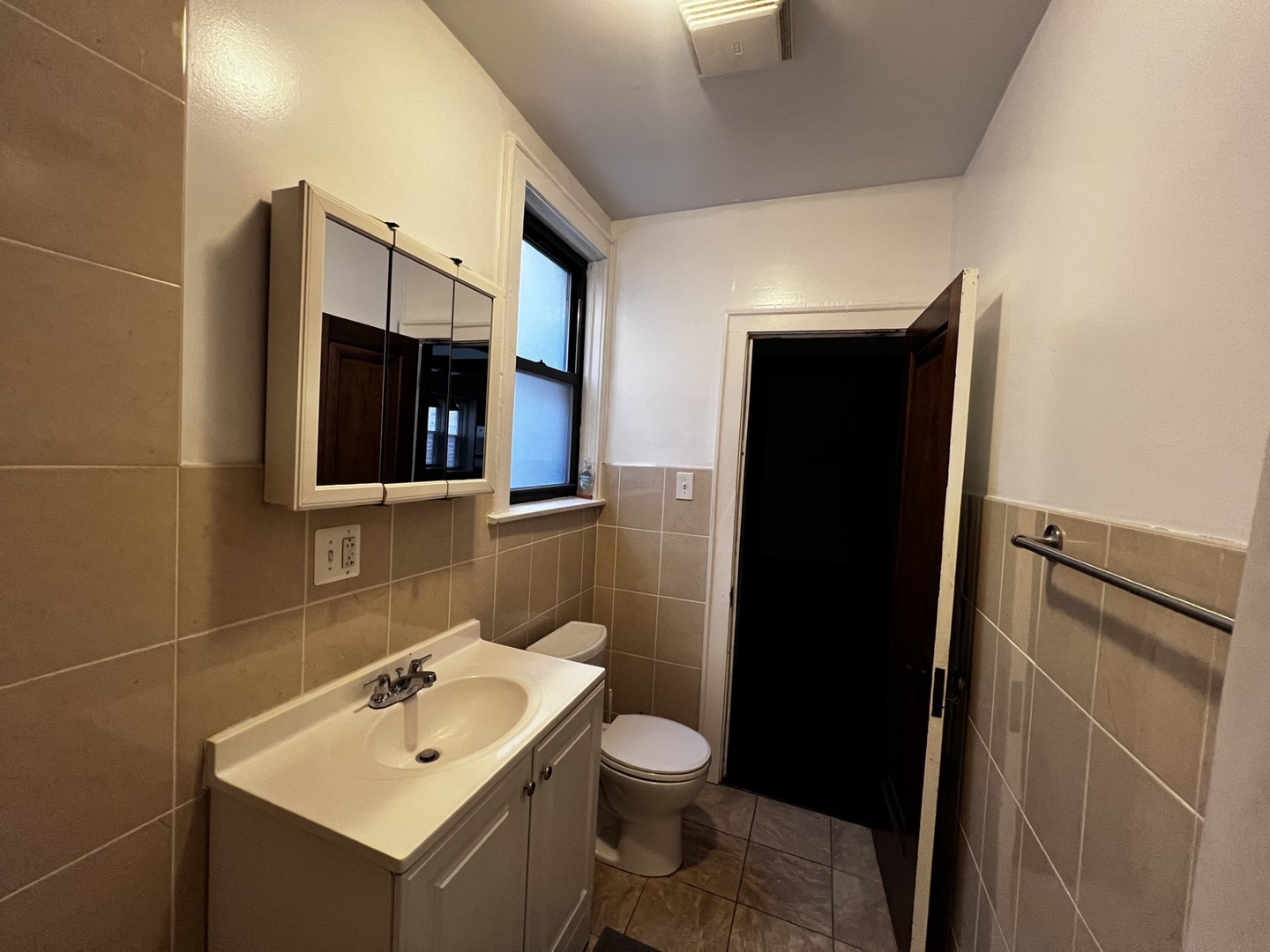 1904 W 34th Place Unit: 2