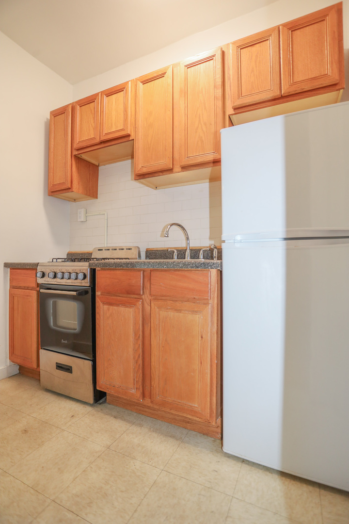 5728 S Blackstone Avenue Unit: 308