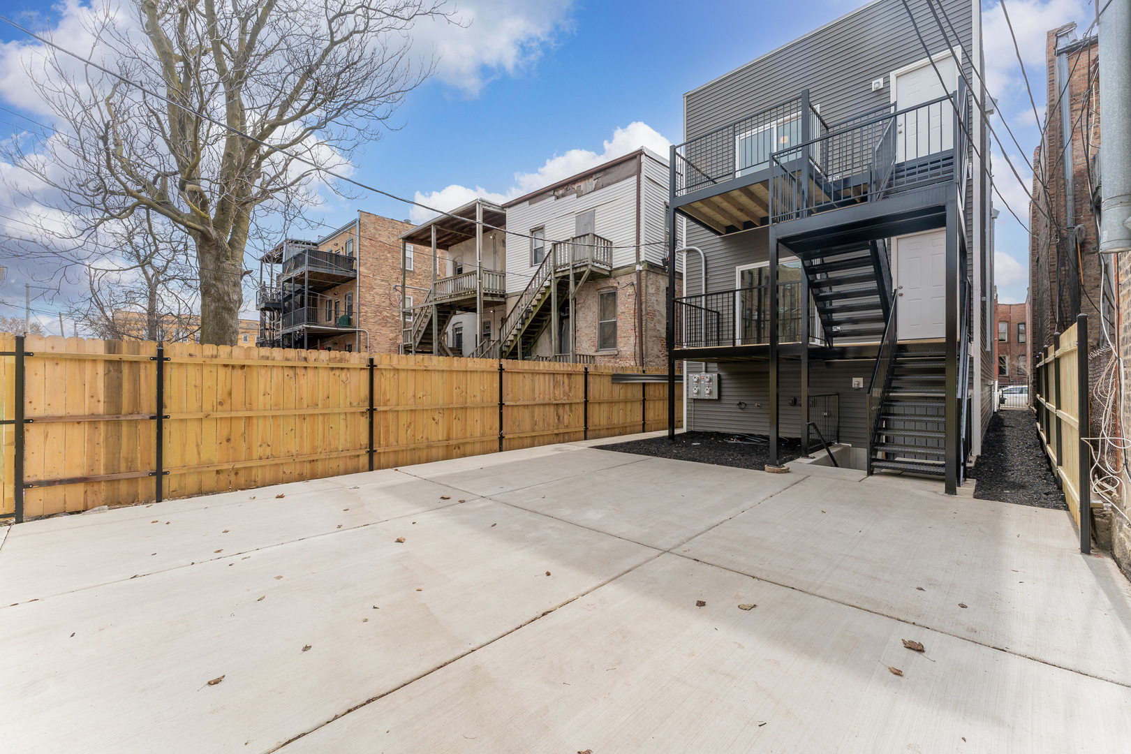3222 W Warren Boulevard