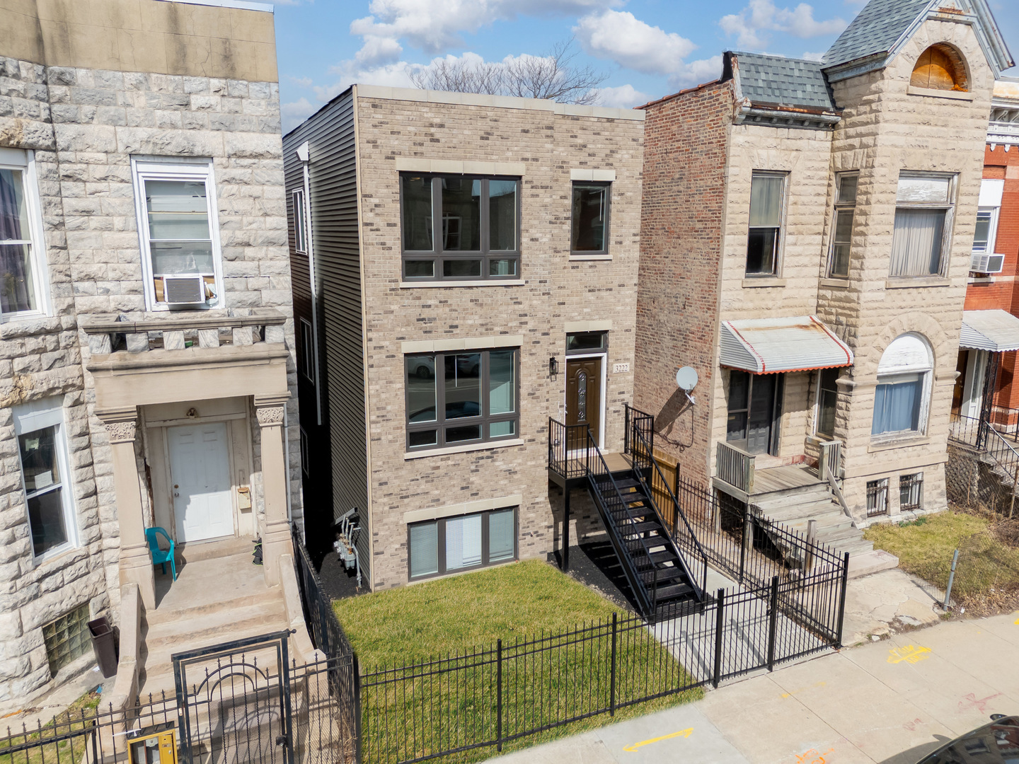 3222 W Warren Boulevard