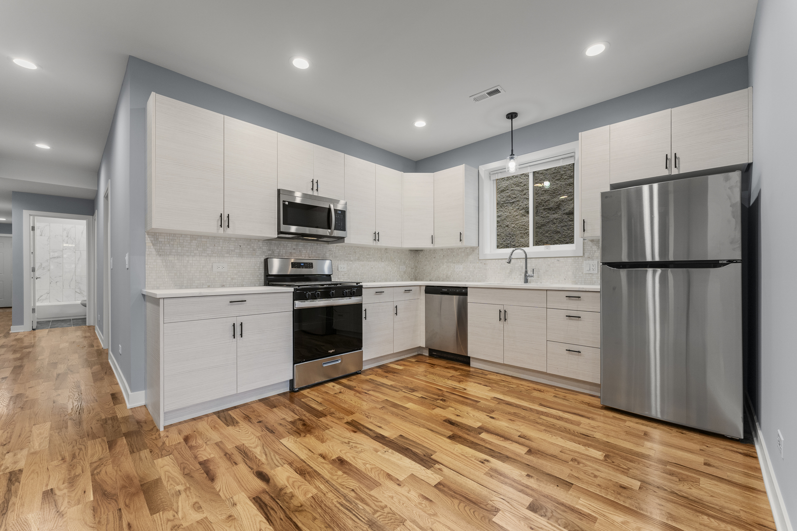 3029 W Washington Boulevard