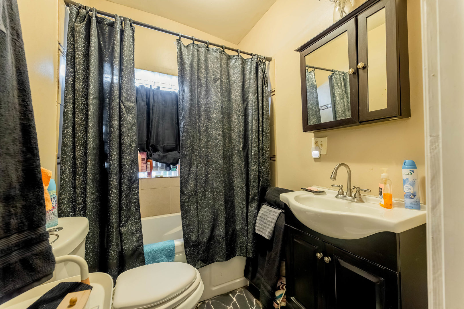 206 N Leamington Avenue