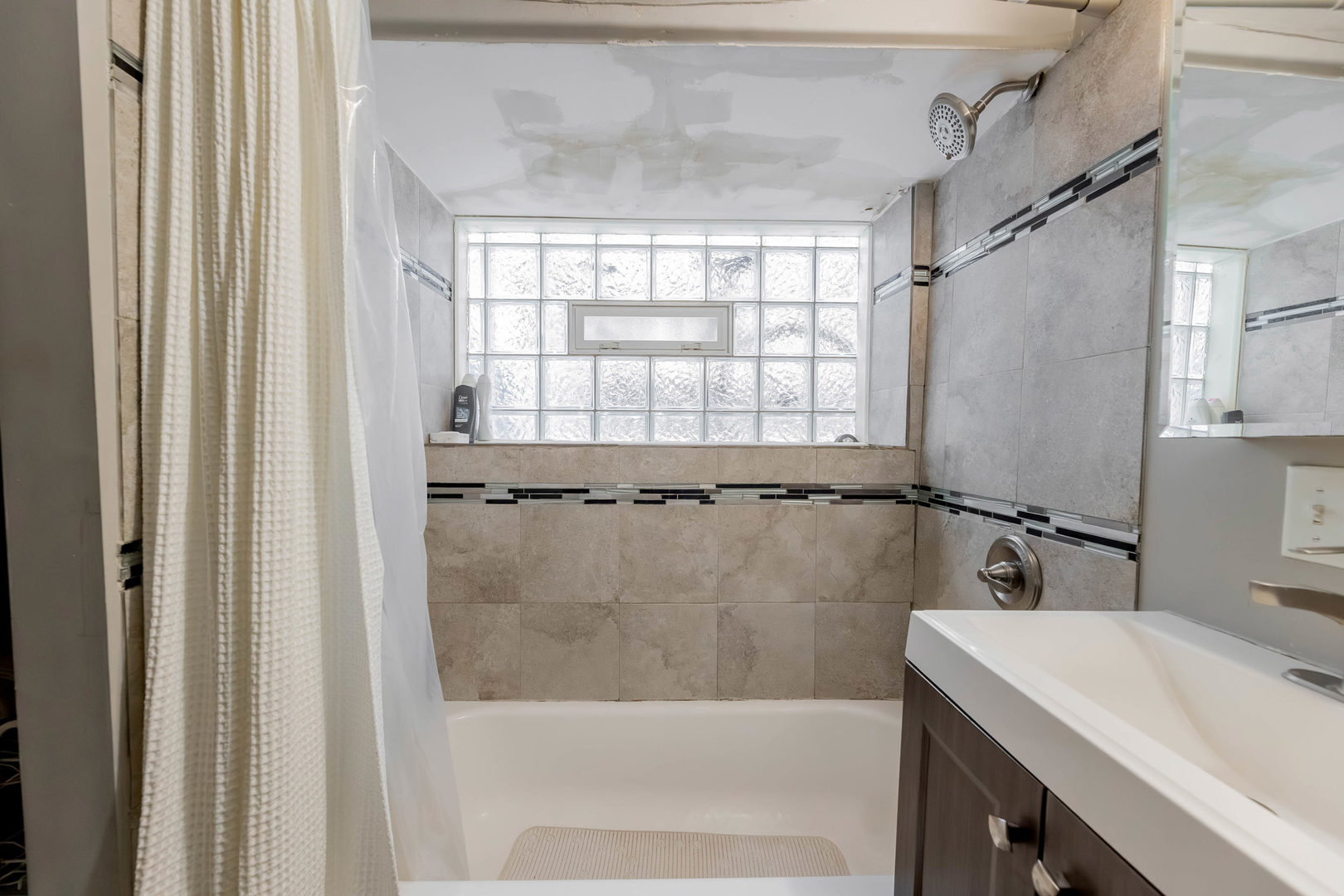 206 N Leamington Avenue