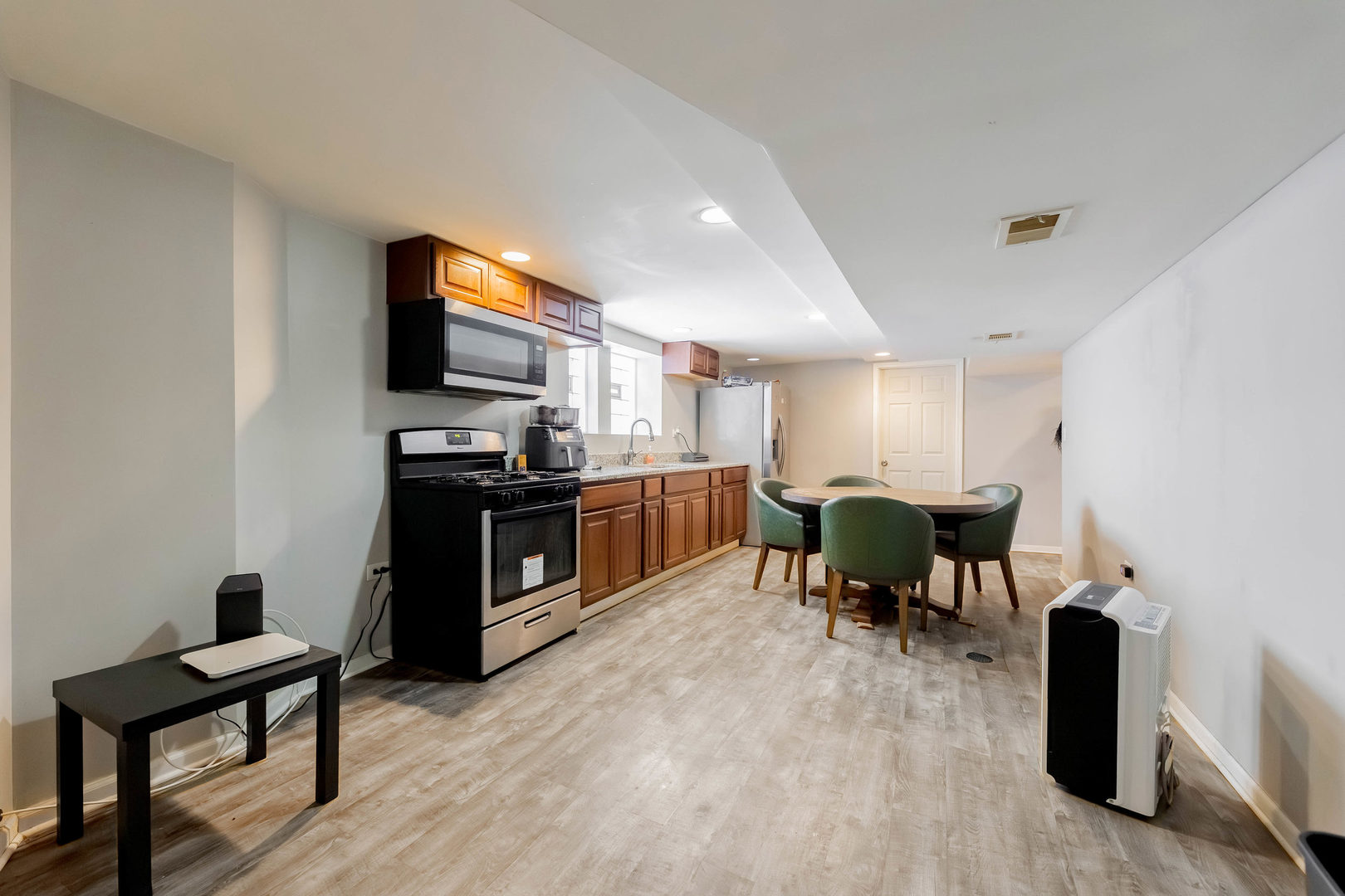 206 N Leamington Avenue