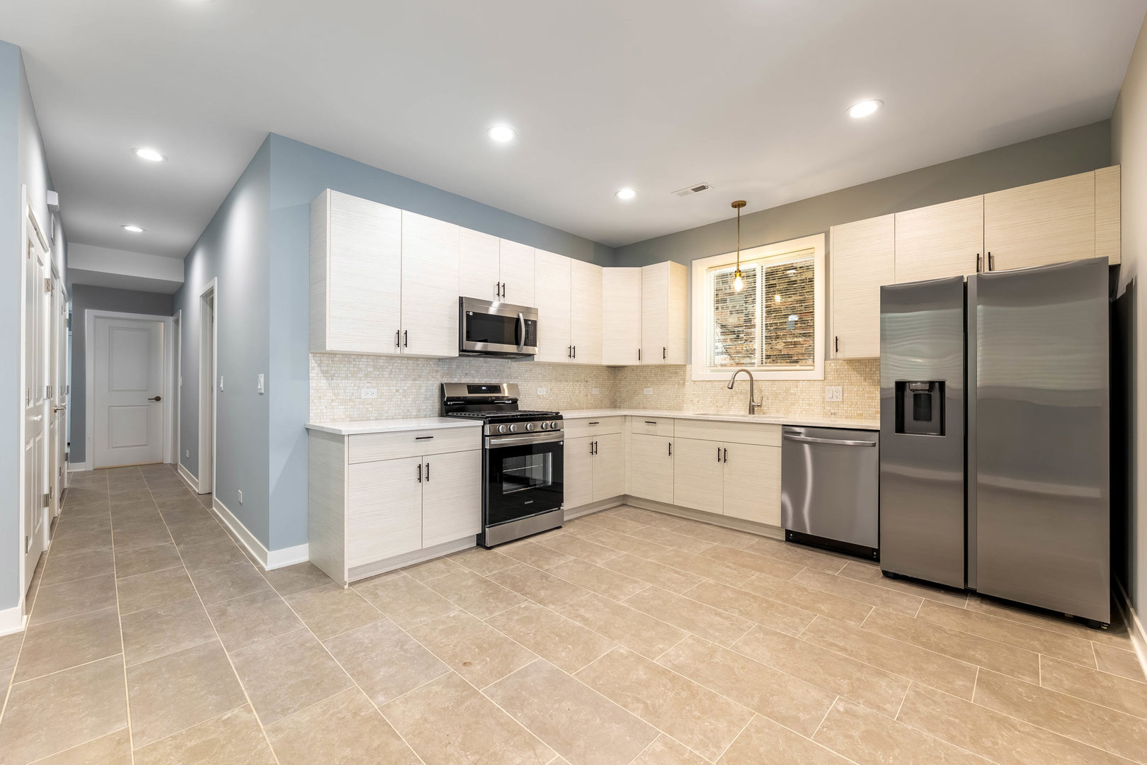 2745 W Monroe Street