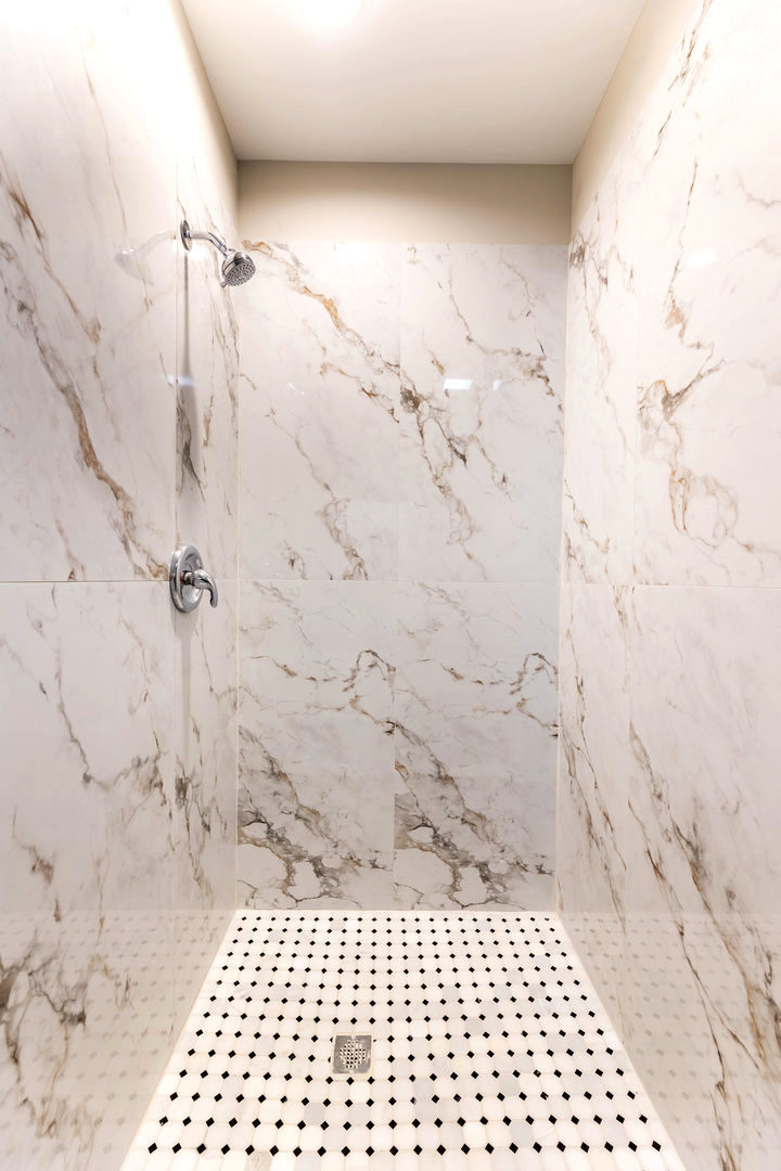 2745 W Monroe Street