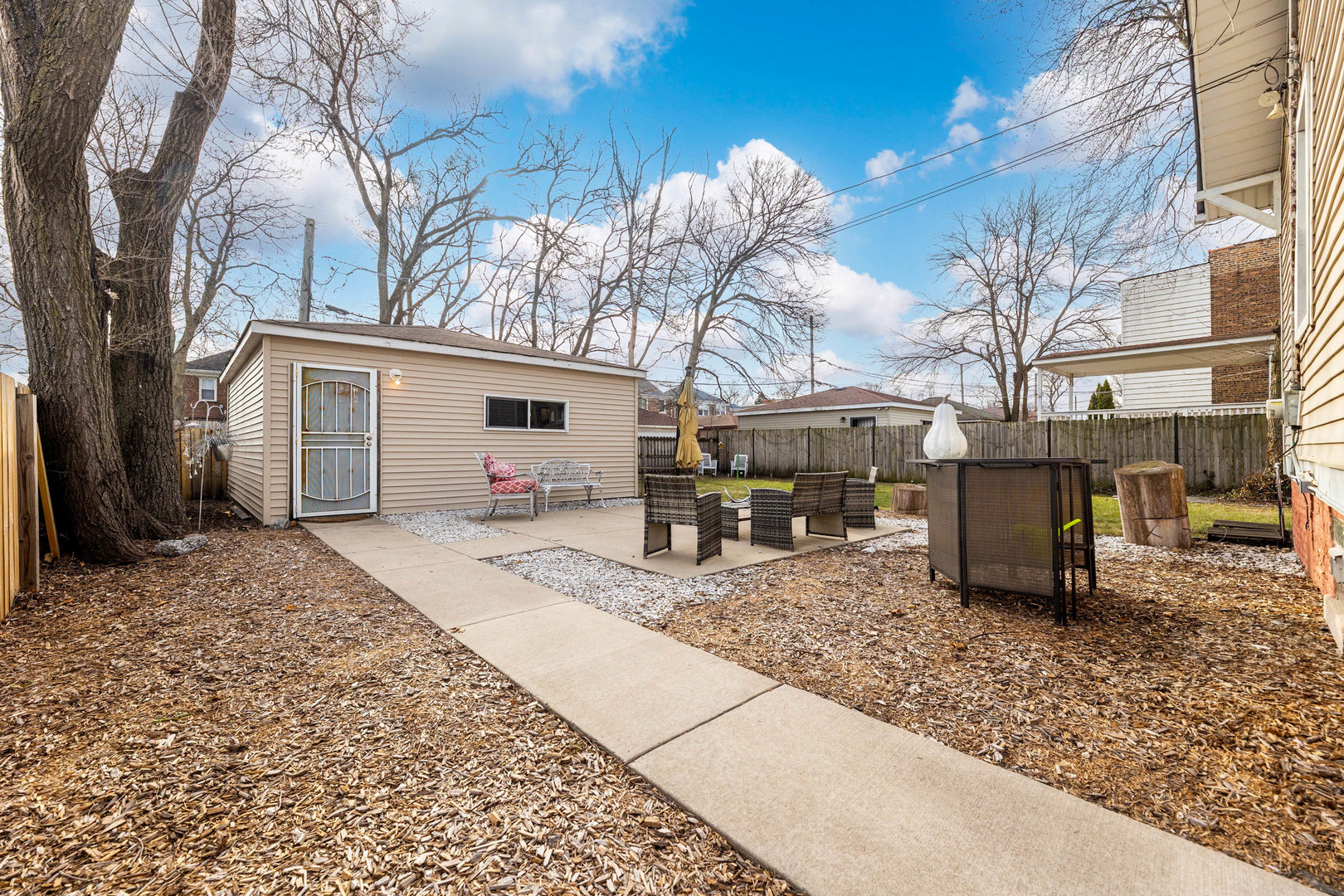 7601 S Bennett Avenue