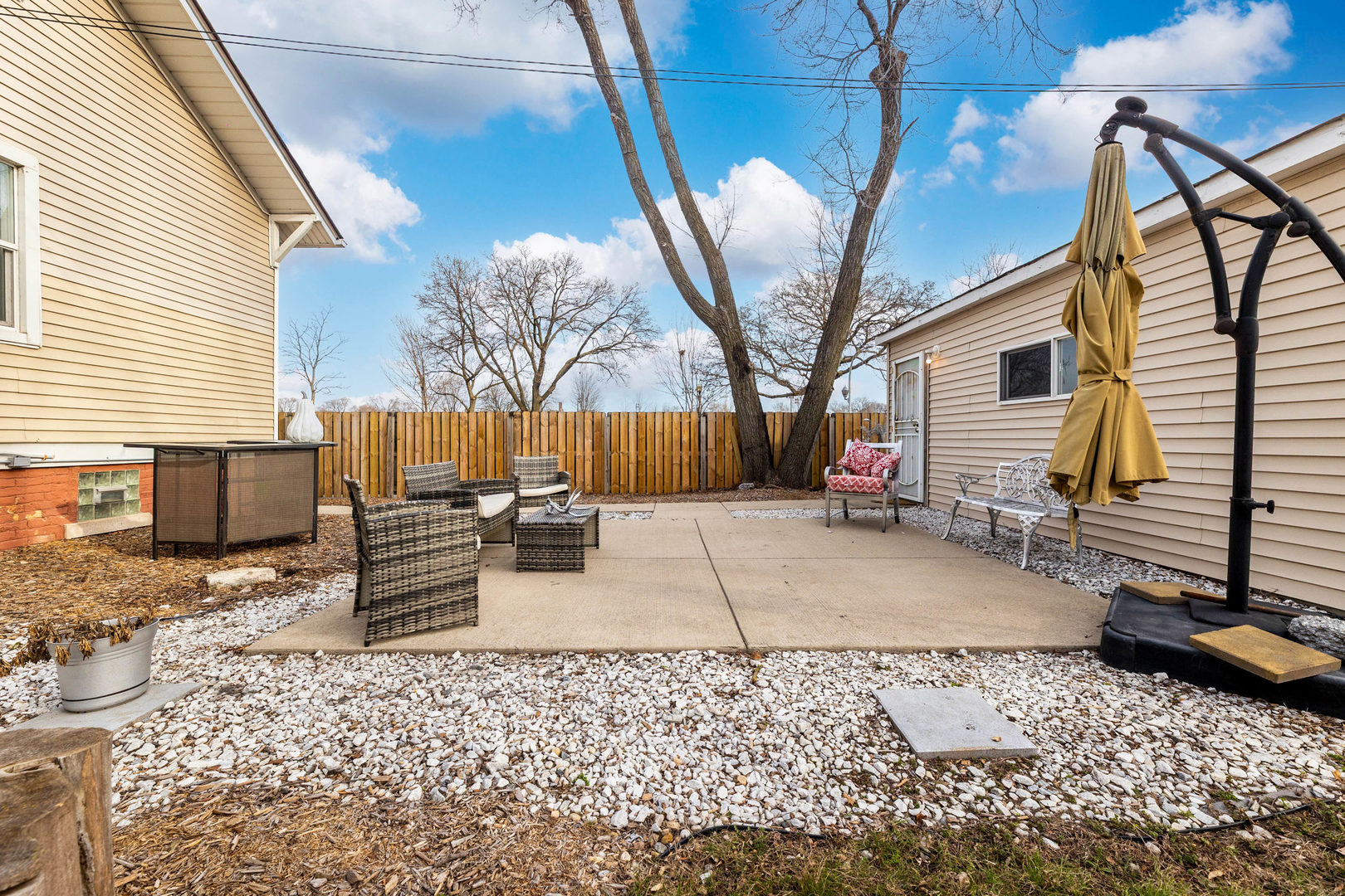 7601 S Bennett Avenue