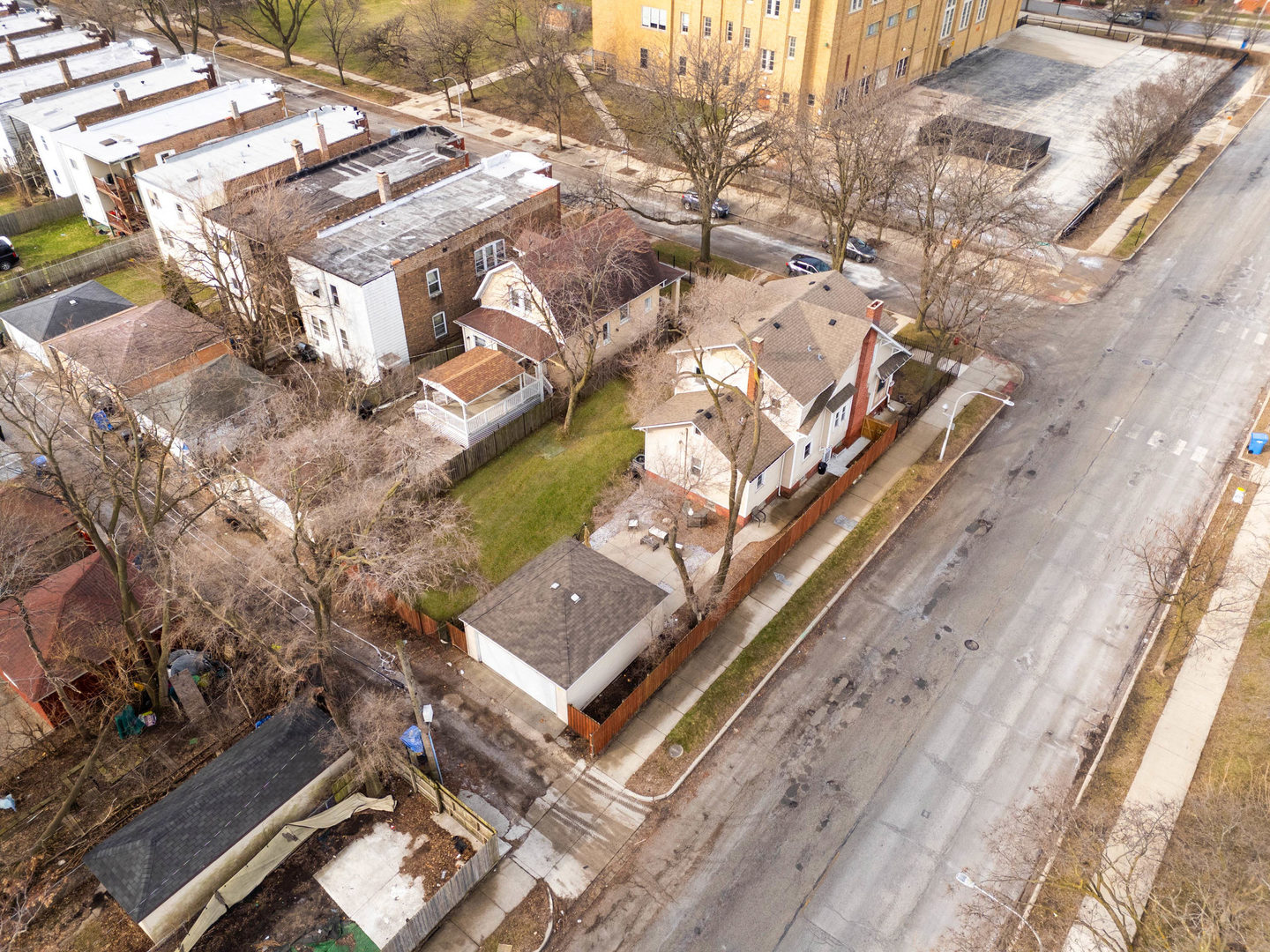 7601 S Bennett Avenue