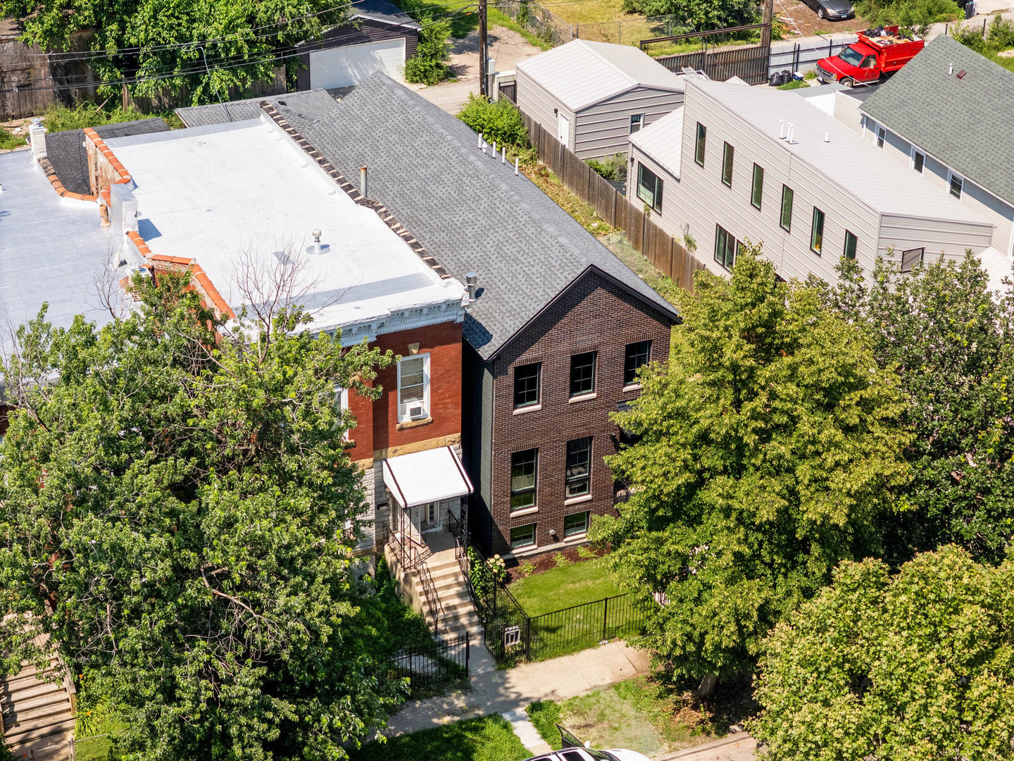2832 W WILCOX Street