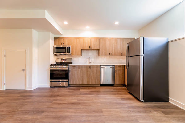 2832 W WILCOX Street