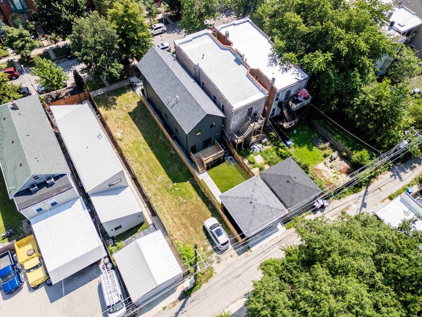 2832 W WILCOX Street