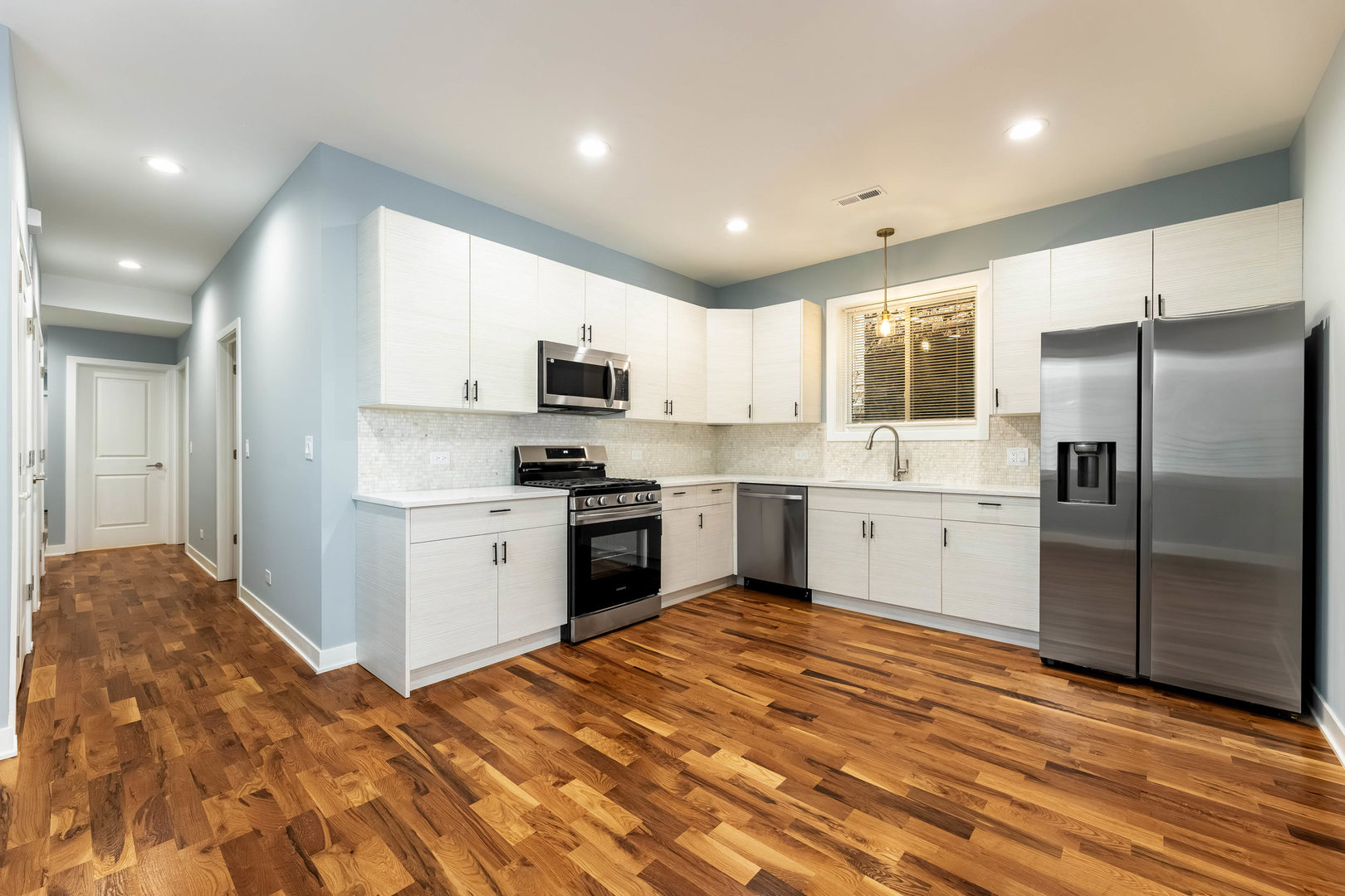 3031 W WARREN Boulevard