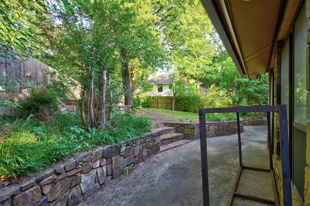 804 Stonehenge Court