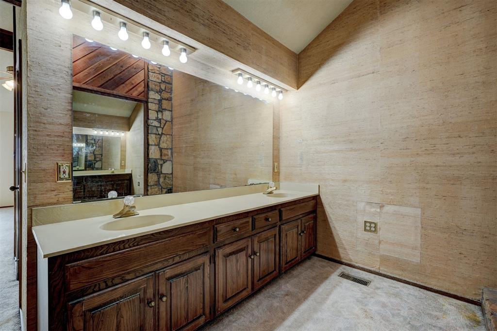 804 Stonehenge Court