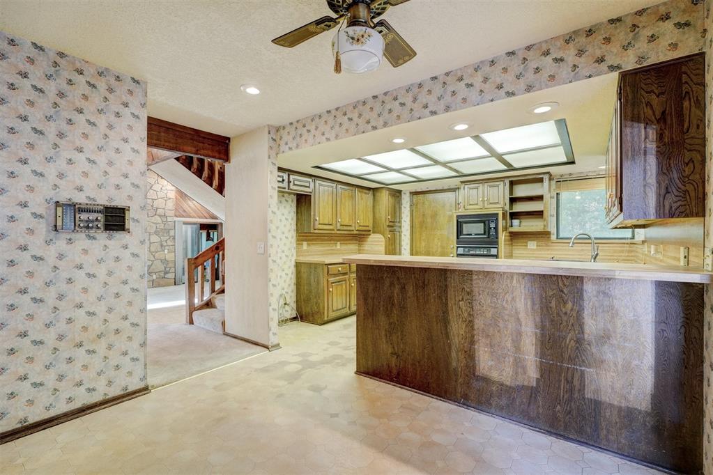 804 Stonehenge Court