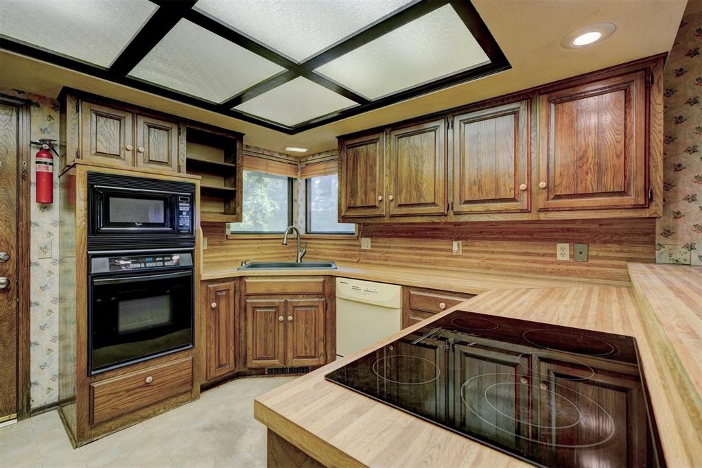 804 Stonehenge Court