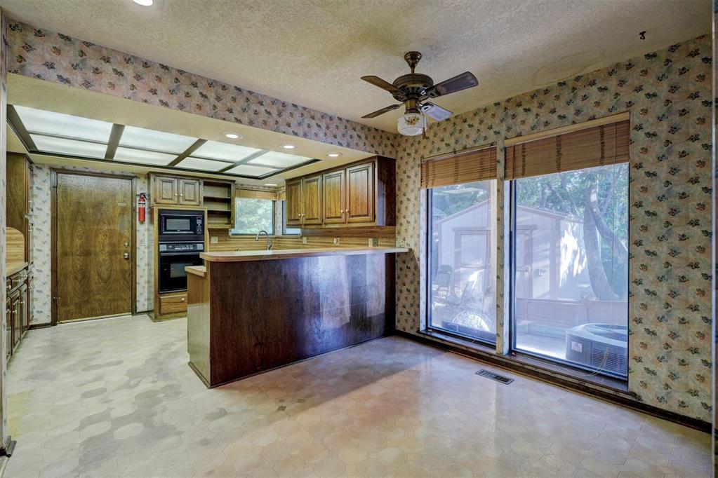 804 Stonehenge Court