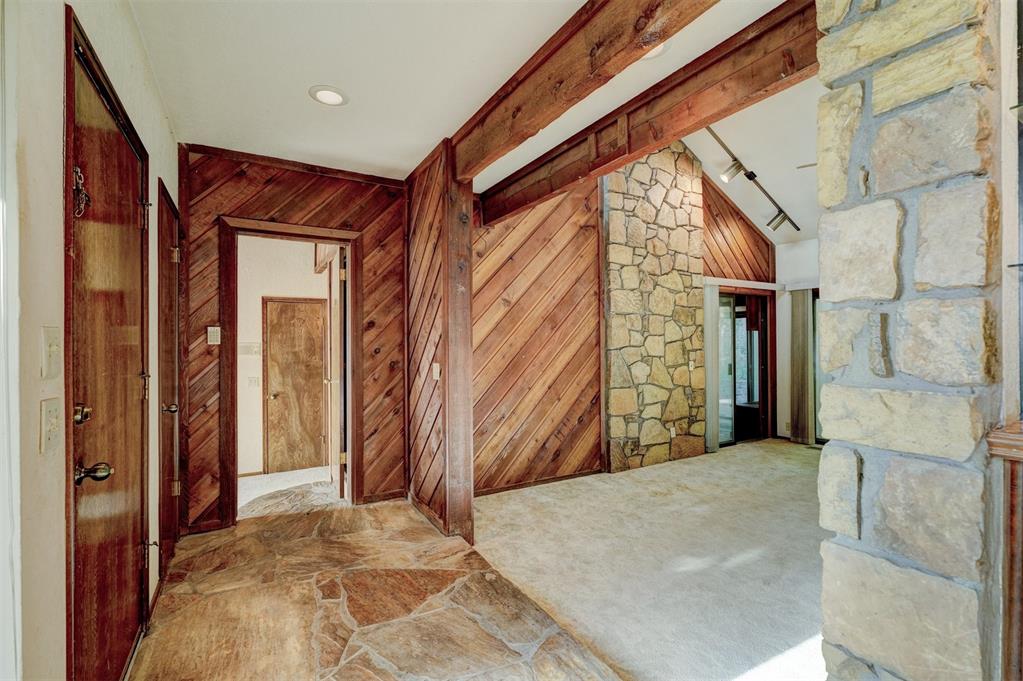 804 Stonehenge Court