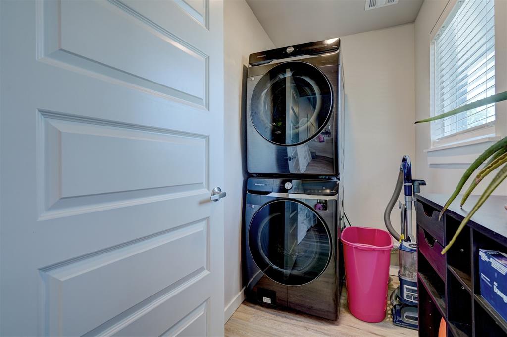 1631 NW 21st Street Unit: 2
