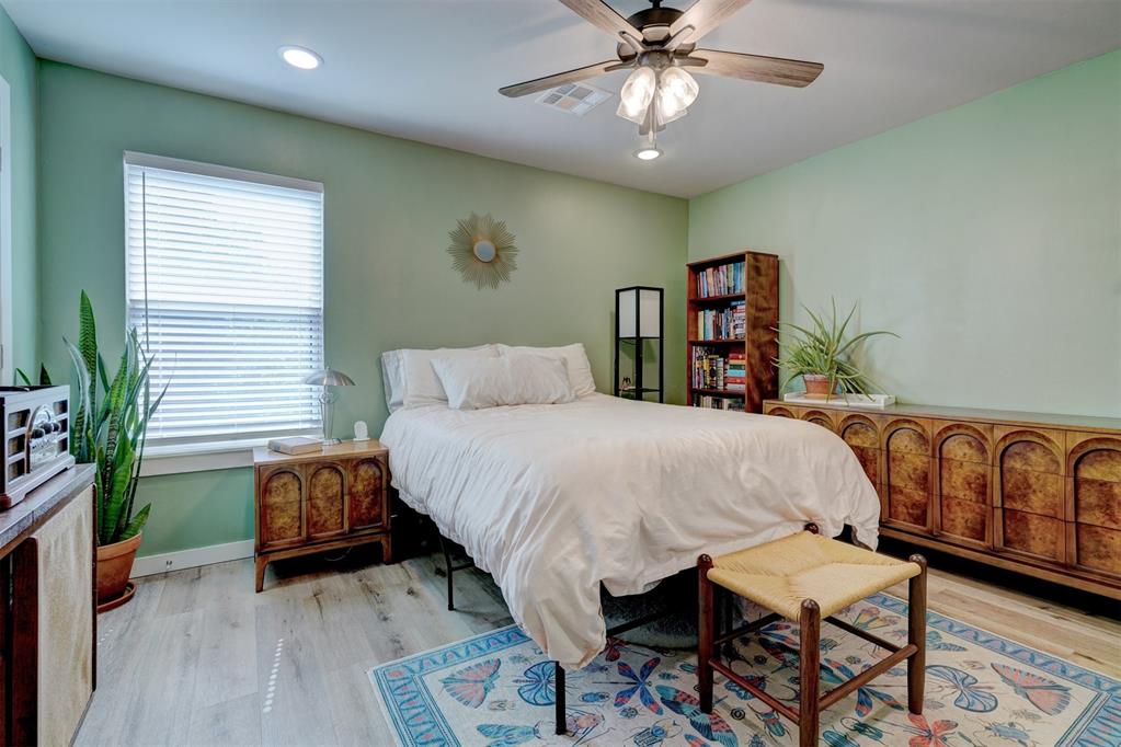1631 NW 21st Street Unit: 2