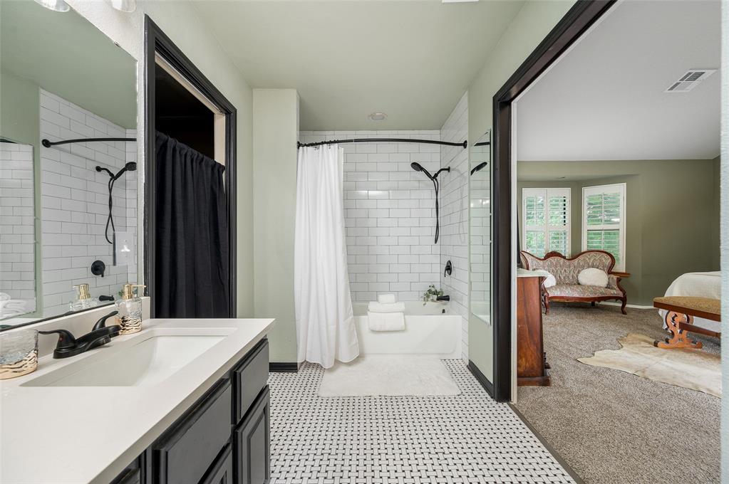11803 Red Oak Way