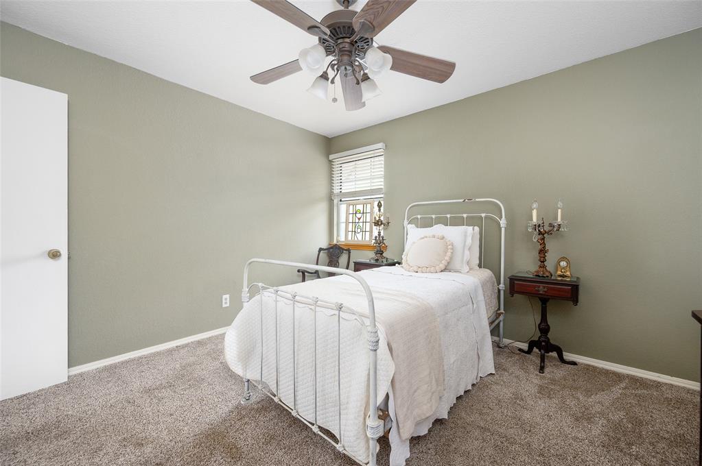 11803 Red Oak Way
