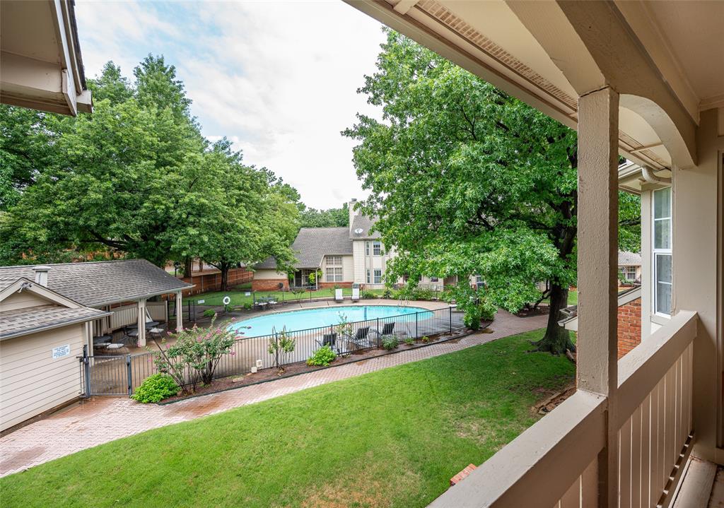 11803 Red Oak Way