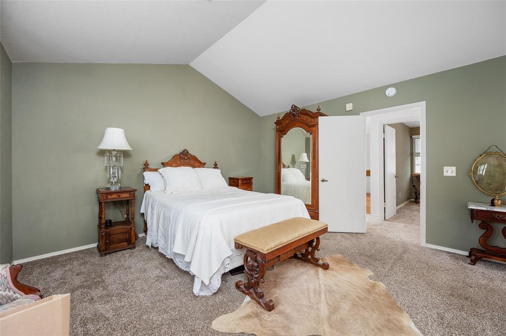 11803 Red Oak Way
