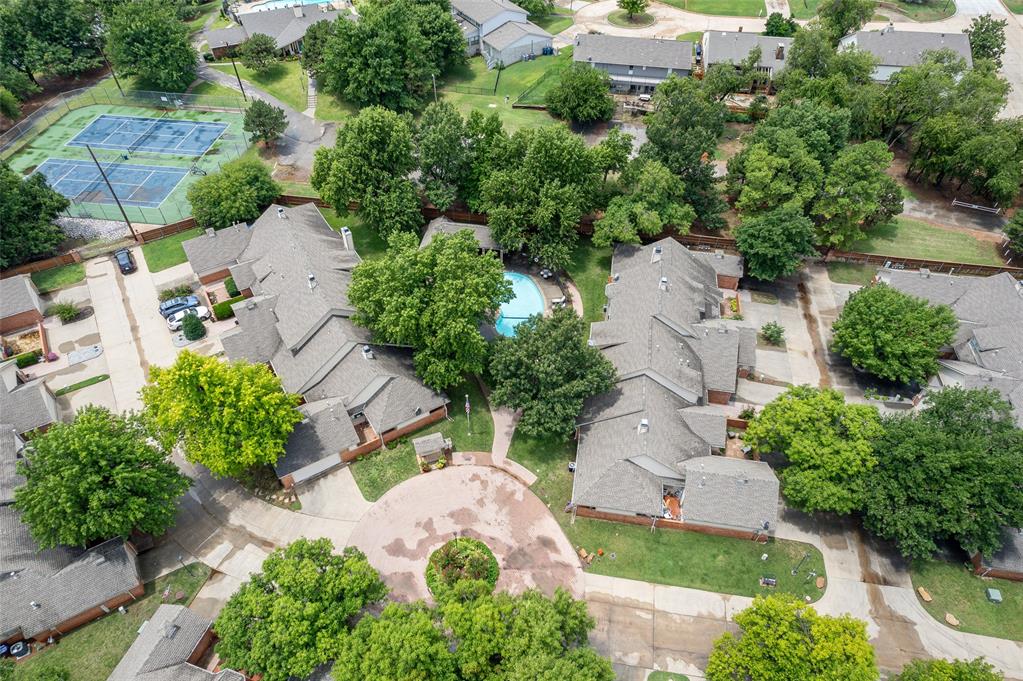11803 Red Oak Way