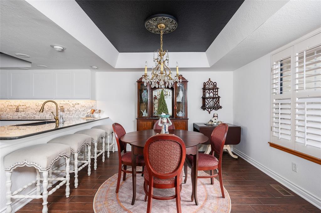 11803 Red Oak Way