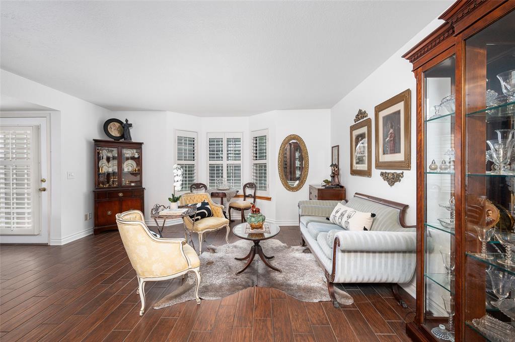 11803 Red Oak Way