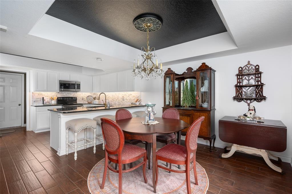 11803 Red Oak Way