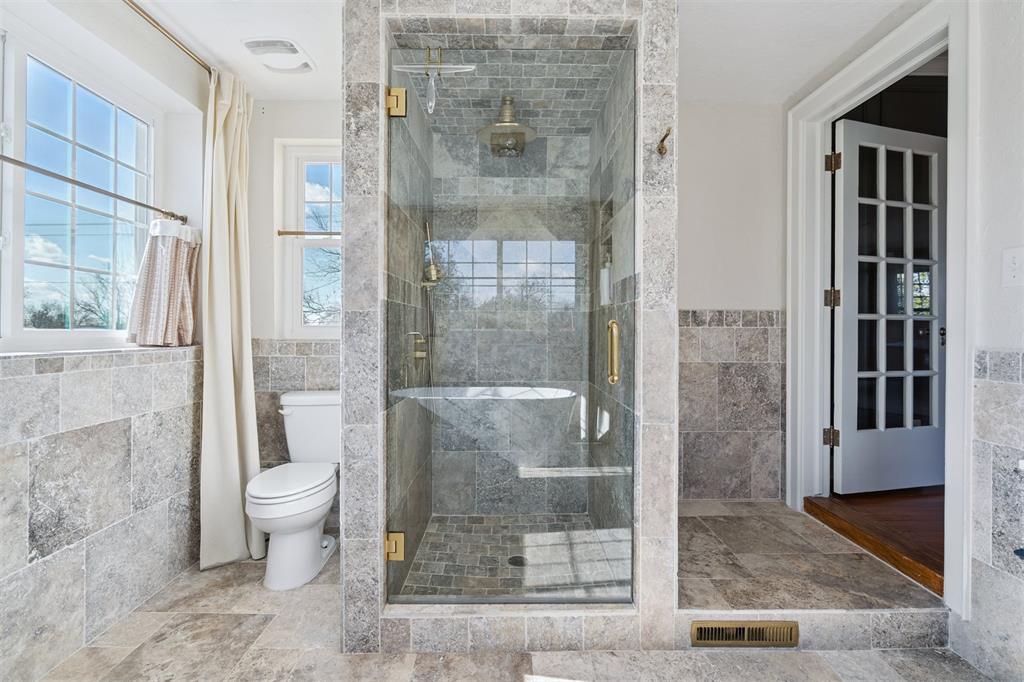 1928 N Broadway Avenue