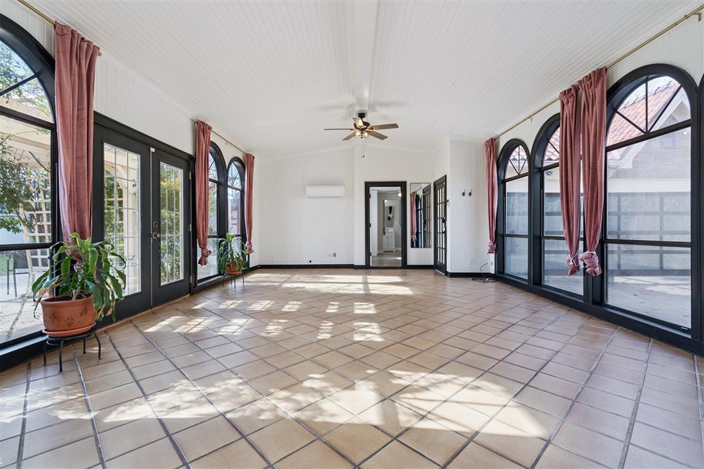 1928 N Broadway Avenue