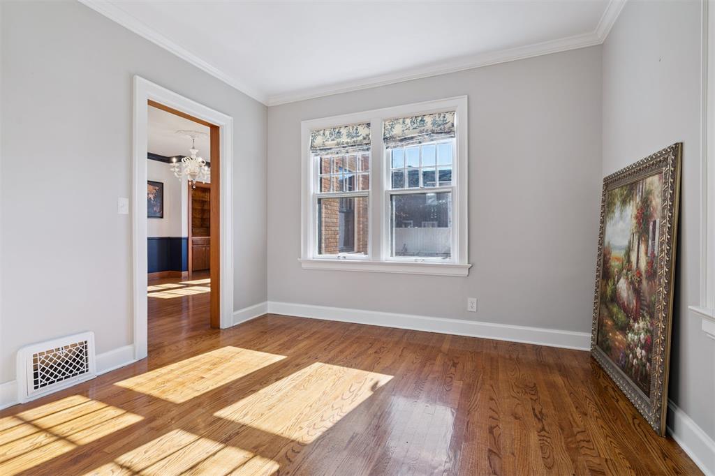 1928 N Broadway Avenue