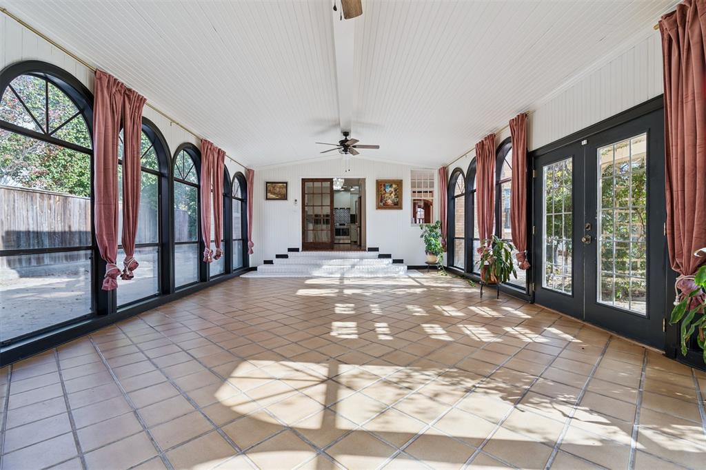 1928 N Broadway Avenue