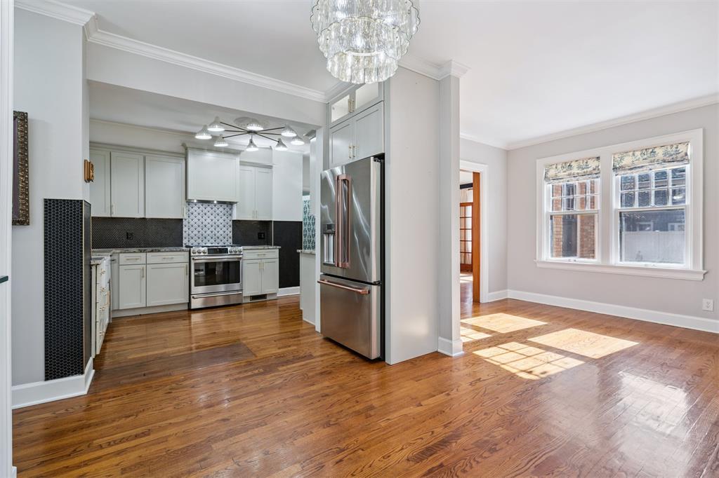 1928 N Broadway Avenue