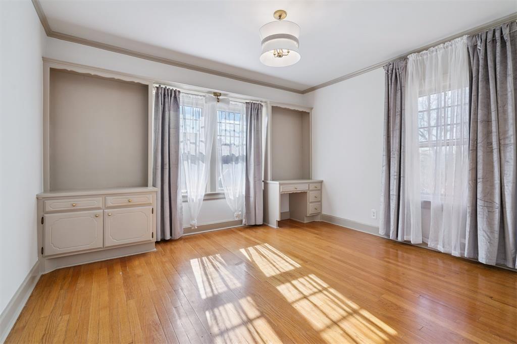 1928 N Broadway Avenue