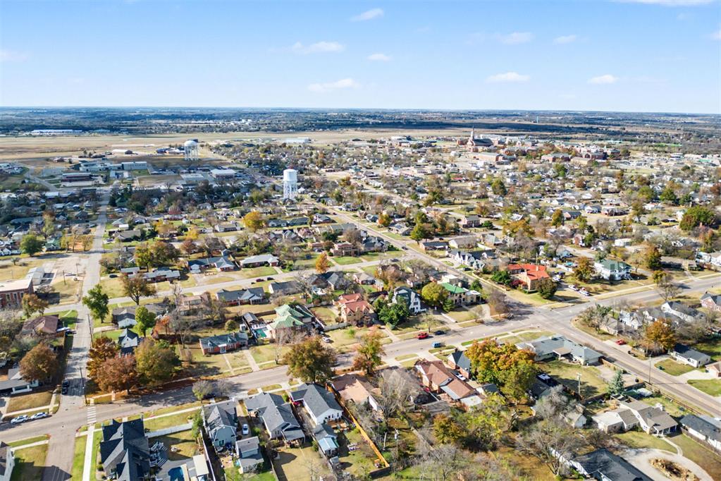 1928 N Broadway Avenue