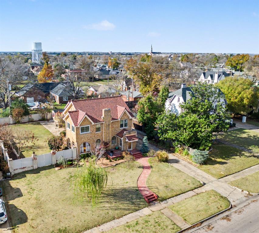 1928 N Broadway Avenue