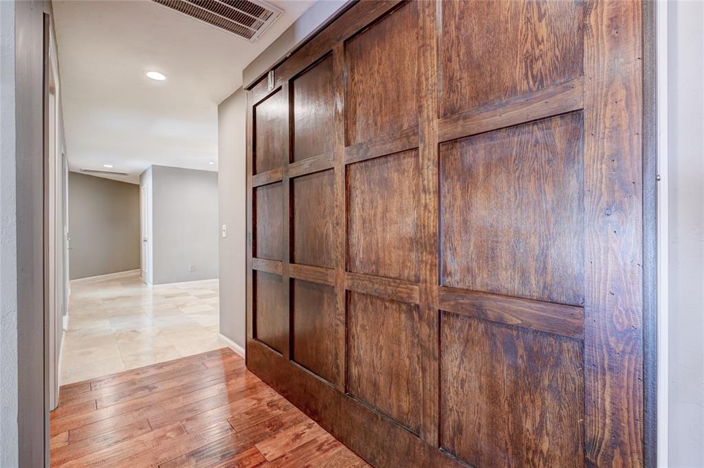 6325 Glenbrook Court