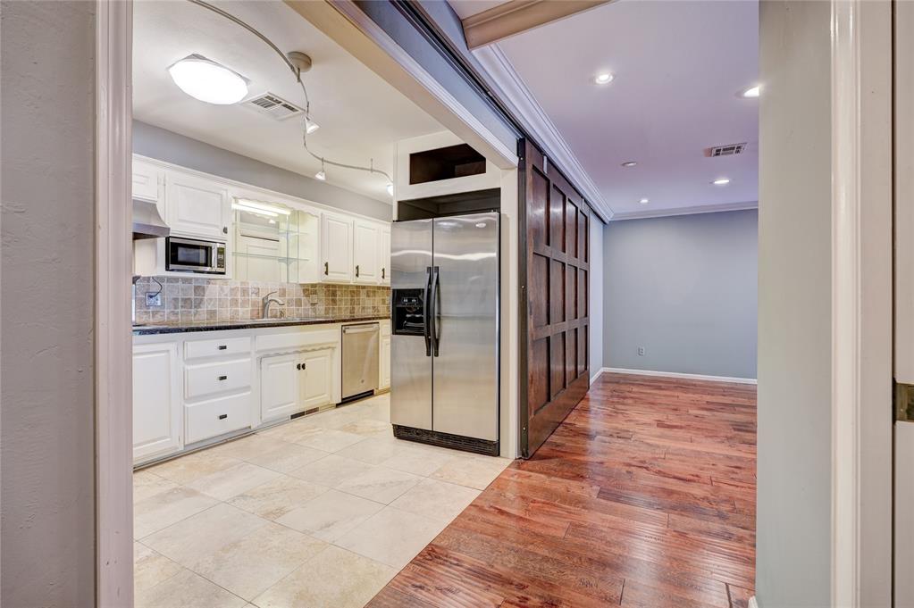 6325 Glenbrook Court
